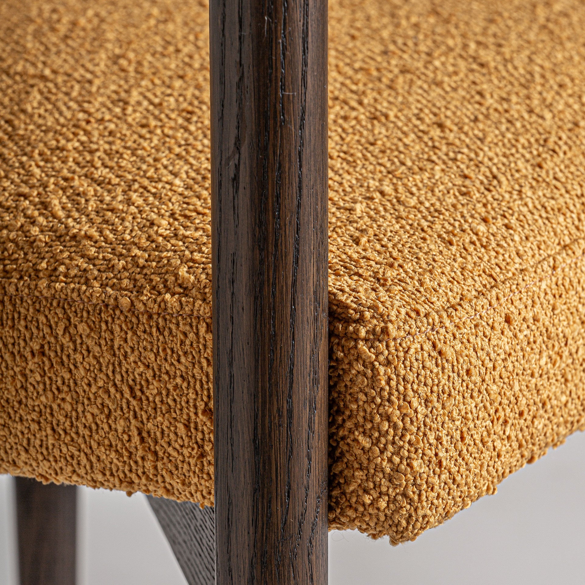 NEUFFEN CHAIR